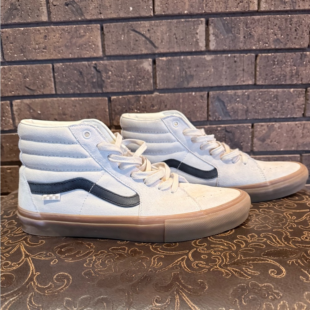 Vans White Skateboarding Shoes with Red Accents. Men size 11